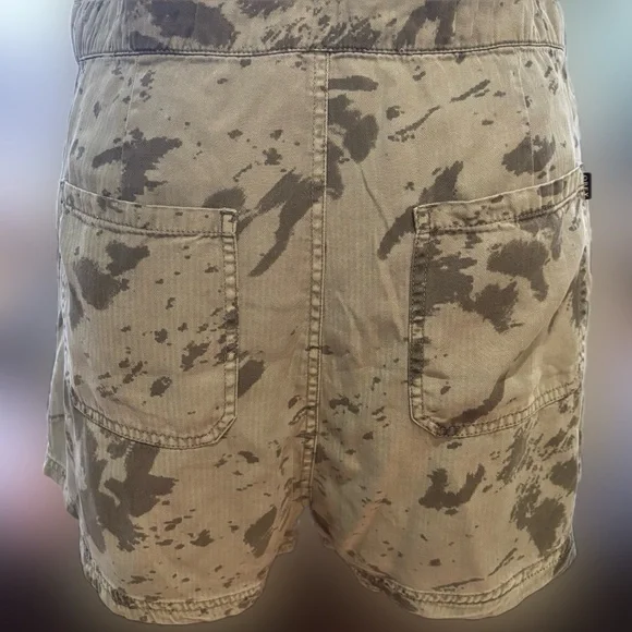 NWT Obey Army Green Camo Fatigue Zip Romper Jumpsuit One of a Kind Size L - Picture 8 of 10